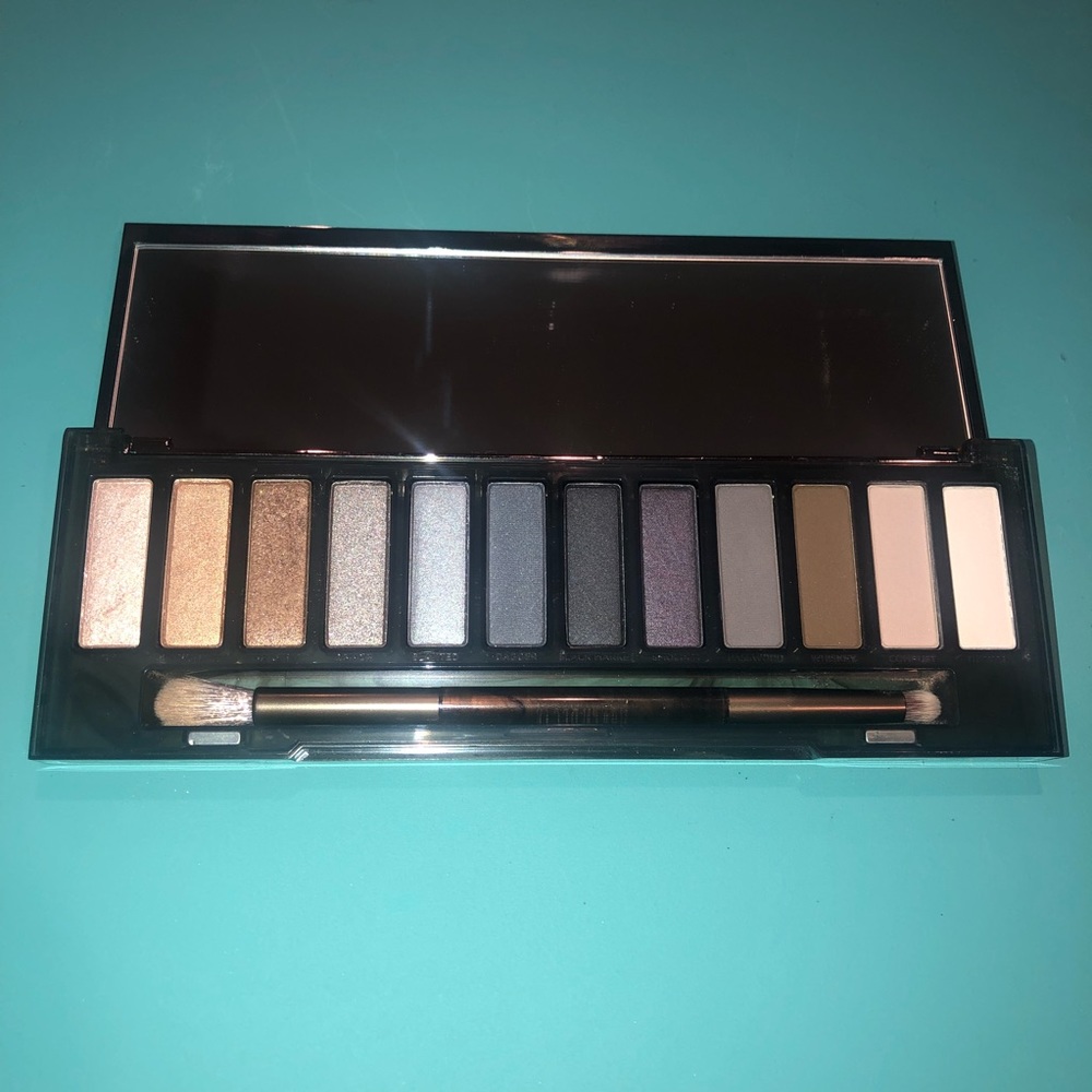 Urban Decay Naked Smoky Eyeshadow Palette